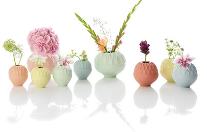 DSCHiNNi . porcelain vases